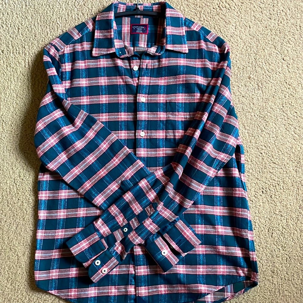 Untuckit flannel button down shirt